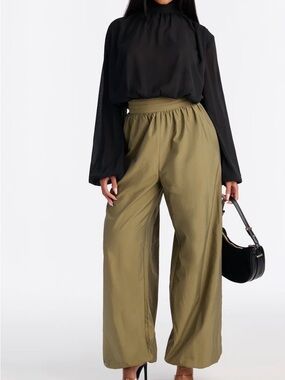 NWT. Mock Neck Balloon Wide Leg Jumpsuit